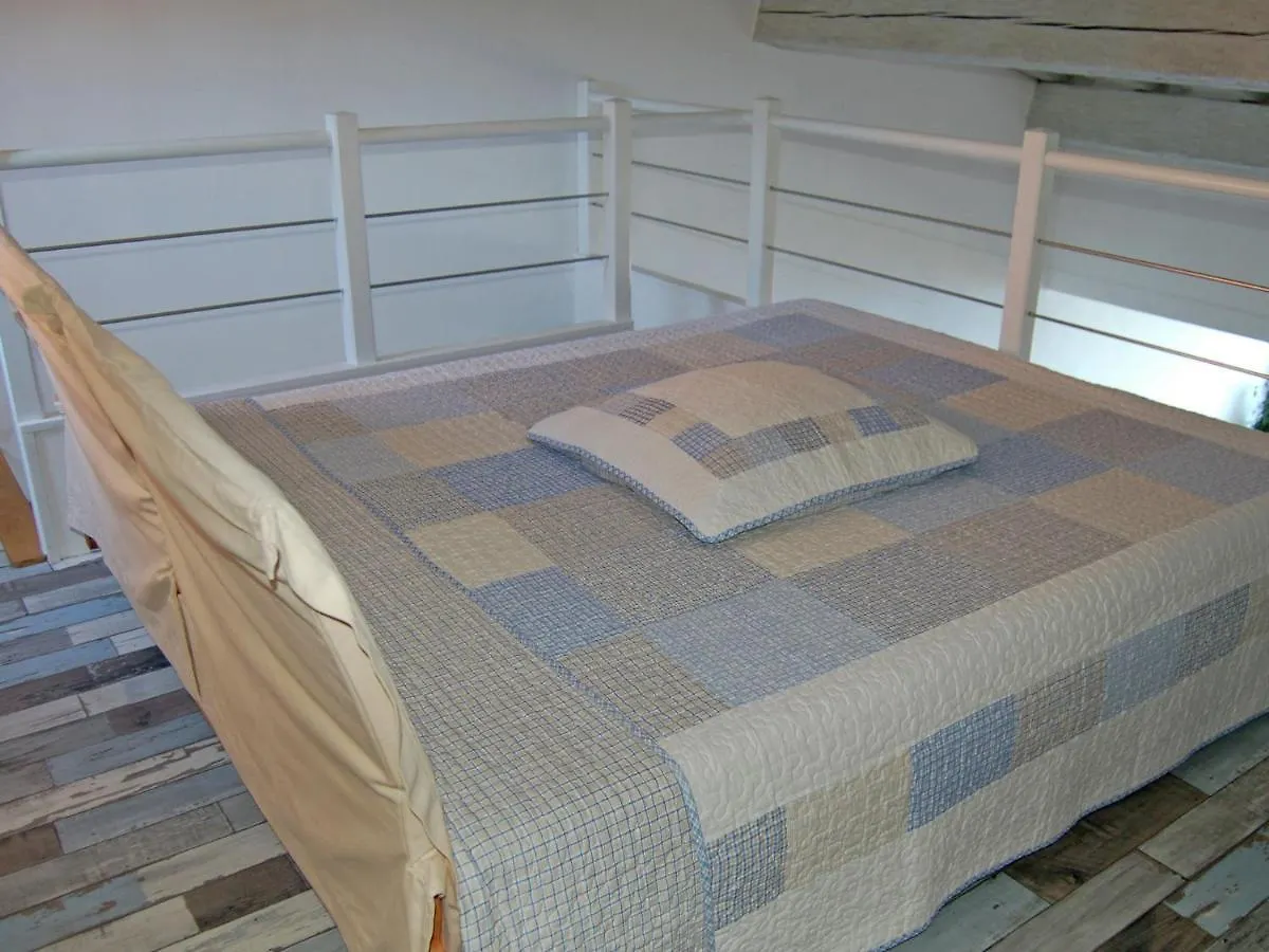 Classy Apartment In La Turbie With Fenced Garden Francia